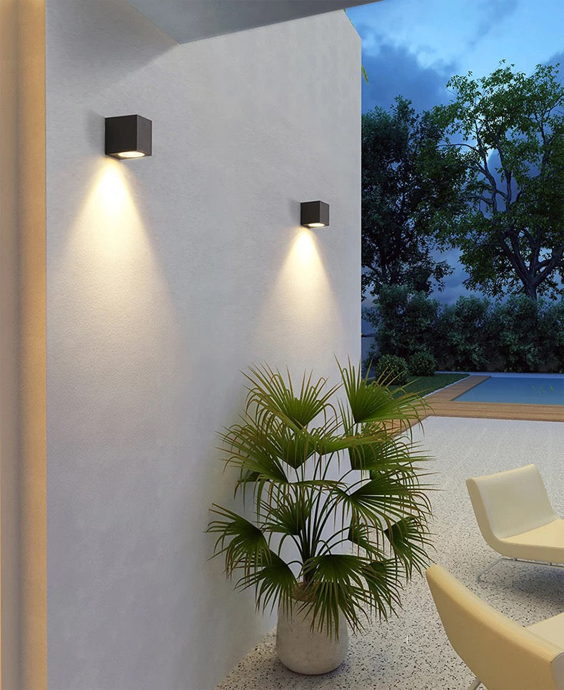 RECTO wall lighting