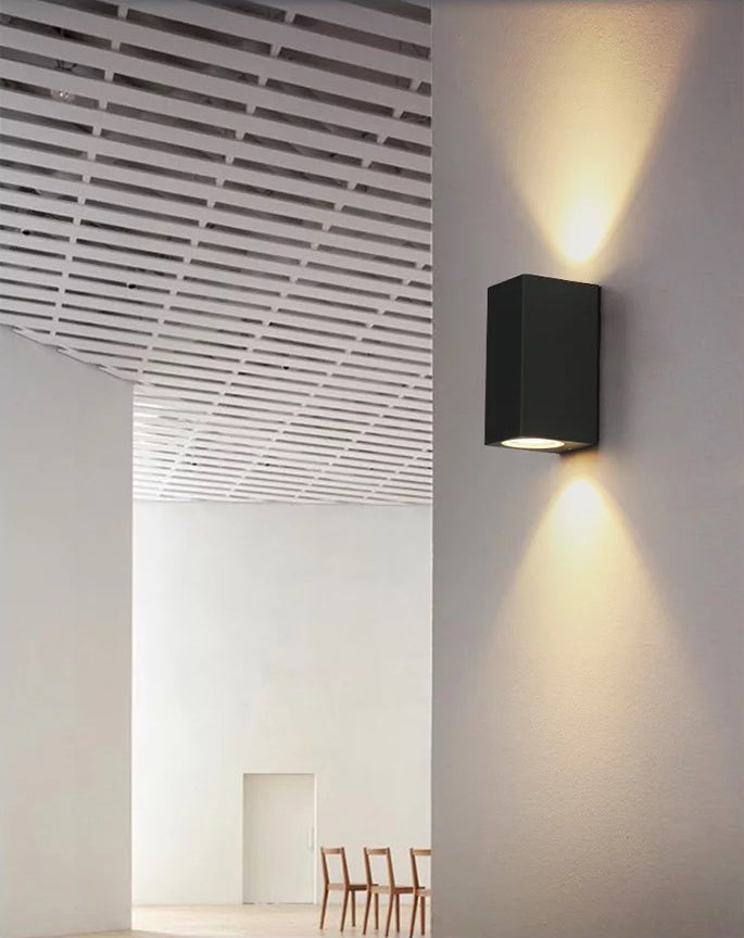 RECTO wall lighting